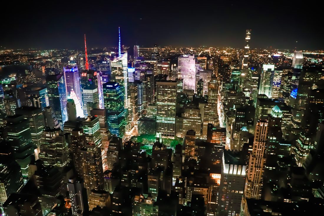 Manhattan skyline at night